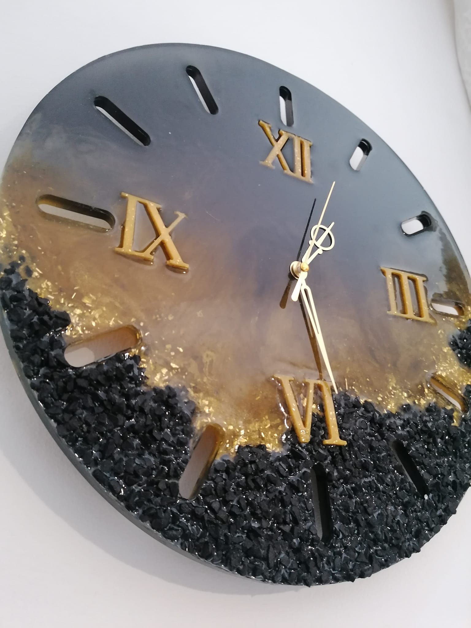 Horloge Epoxy "Terre de feu" – Image 2