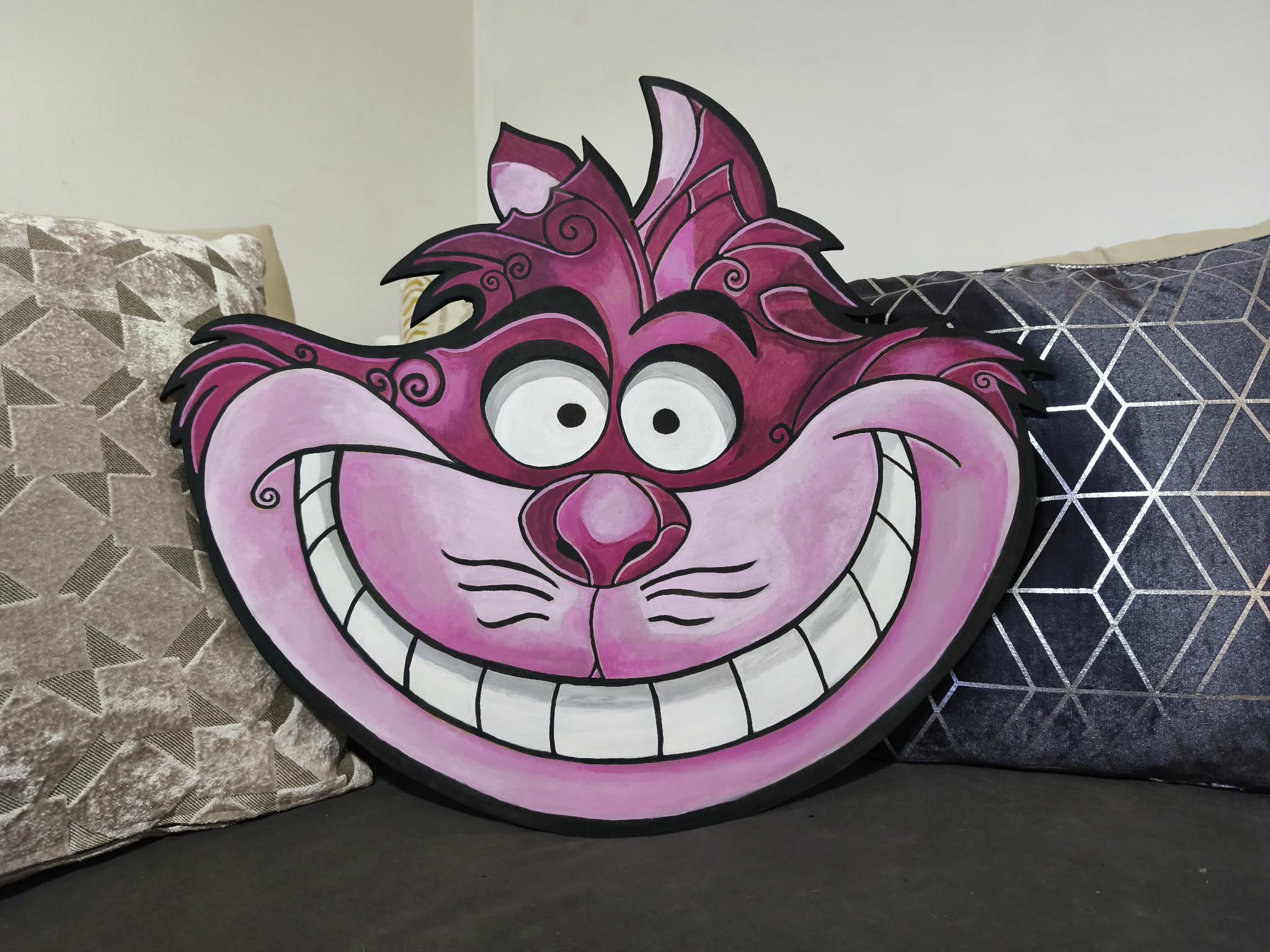 Tête du chat Cheshire en bois