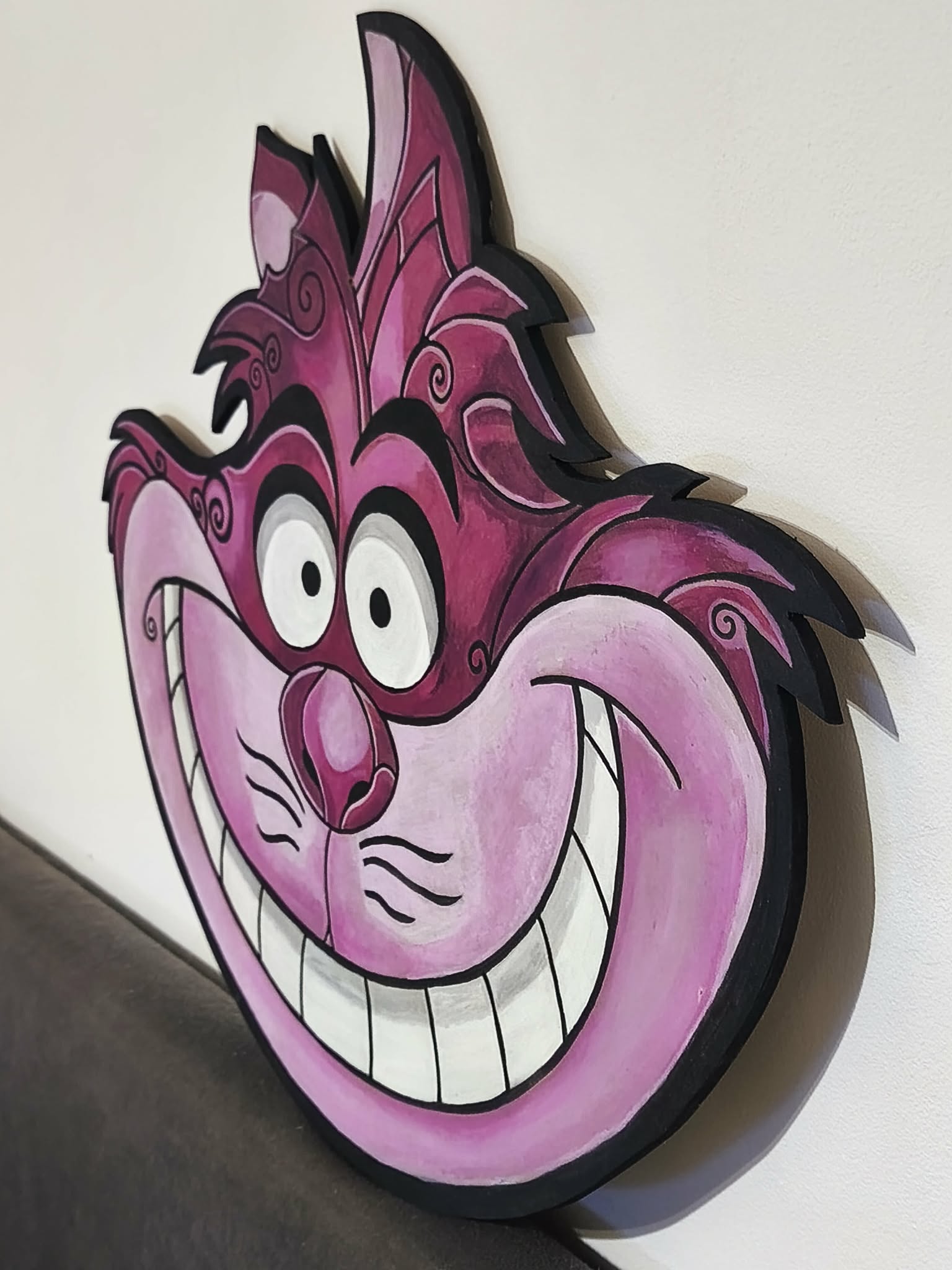 Tête du chat Cheshire en bois – Image 4